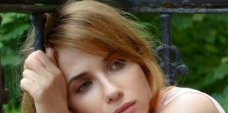 После 4 години врска, тогашниот сопруг ме остави сама во 6-тиот месец од бременоста. Сам си замина и со години не знаев каде е. Тогаш имав 22 години, без работа, без никој