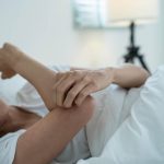 ПРВИТЕ СИМПТОМИ СЕ ПОЈАВУВААТ НАВЕЧЕР И МОЖЕ ДА ПРЕДИЗВИКААТ МОЗОЧЕН УДАР: Кога болеста третирана со антибиотици може да БИДЕ ФАТАЛНА