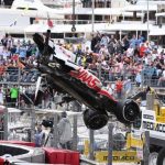 БОЛИД СЕ ПРЕПОЛОВИ: Шумахер едвај извади жива глава!