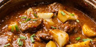 РУЧЕК ЗА ДЕНЕС: Турски гулаш е највкусното јадење на лажица во кое уживале и СУЛТАНИТЕ