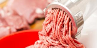 ДАЛИ МОЖЕТЕ ДА ЈАДЕТЕ ЦРВЕНО МЕСО КОГА ИМАТЕ ВИСОК ХОЛЕСТЕРОЛ? Лекарите откриваат во кој случај не ШТЕТНО, а кога ја влошува состојбата