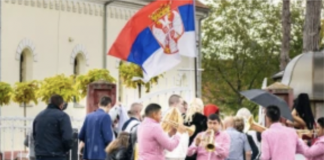 Младоженецот од Чачак направи хаос на свадбата поради празен плик: Ги повика гостите еден по еден, а поради еден одговор НАСТАНА ТИШИНА!