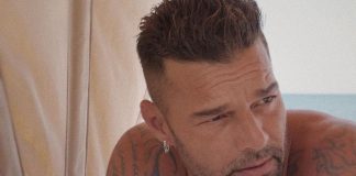ИМА ТОЧНО 50 ГОДИНИ, а погледнете му го лицето: Рики Мартин е синоним за машка убавина, а вака навистина изгледа
