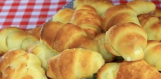 ВКУСНИ И МЕКИ КАКО ДУША, СЕ ТОПАТ ВО УСТА: Вакви кифлички никогаш не сте пробале!