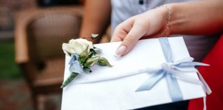 На колешката и дала 127 евра ПОКЛОН за свадба, а потоа невестата и испратила ПОРАКА. Сега си ги БАРА ПАРИТЕ НАЗАД!