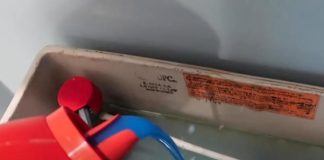 Истурете омекнувач директно во РЕЗЕРВАРОТ ЗА ВОДА ОД WC-ШОЉА: Еве што СЕ СЛУЧУВА кога ќе ја пуштите водата – ГЕНИЈАЛЕН ТРИК!