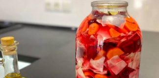ШАРЕНА САЛАТА СО ЦВЕКЛО: Овој рецепт се подготвува уште побрзо, а може да се јаде следниот ден (ВИДЕО)