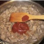 УБЕДЛИВО НАЈДОБРИОТ ТРИК, Ни Куварите не го знаат тоа: Месото се топи за 10 минути, а ви треба само 1 состојка