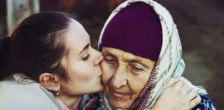 „ЦЕЛАТА ВАША ИДНИНА ЗАВИСИ ОД ВРСКАТА ШТО ЈА ИМАШ СО МАЈКАТА“: Ако ја направиш ОВАА ГРЕШКА, можеш да си го уништиш животот!