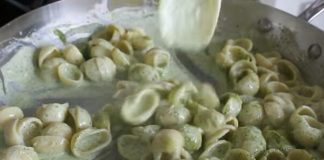 Дали можеби е толку вкусно? Сос од макарони во кои ќе се удавите: Готов е за 10 минути! Од вкусот ќе ви течат лиги!