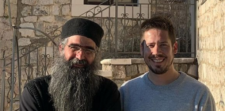 Се венчале тајно, тој сакал да се замонаши, а нејзината реакција го соборила од нозе: Го оставила и открила дека е бремена