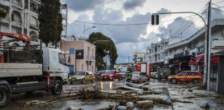 Невремето ја парализираше Грција, прогласена е вонредна состојба на неколку места: Драматични сцени од омилената земја на Македонците!