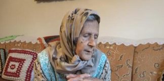 Хајрија родила 6 деца во дневната соба, а плата на сопругот не видела со очи: „Продавав чорапи за да се прехраниме“.