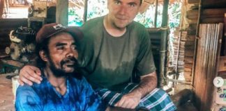 Виктор и рекол на жена од племето канибали дека е убава, па едвај си го спасил животот: 2 дена бегал под карпи вулкани