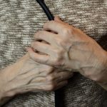 Еве што значи ако имате изразени сини вени на рацете: Во овој случај може да бидат знак за предупредување