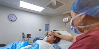 ИСПОВЕД НА ДЕВОЈКА КОЈА СЕ ПОРОДИ ВО АВСТРИЈА: Одбија да ми направат царски рез иако на бебето му застана срцето, А МЕ ПРОГЛАСИЈА ЗА ЛУДА