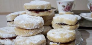 Различно, но вкусно: Направете домашни ВАНИЛИЦИ со кисела павлака (РЕЦЕПТ)
