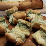 Ова е НАЈ Популарниот појадок на ИНТЕРНЕТ: Направивме медитерански сендвичи со лук од рерна и ја дознавме тајната