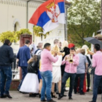 Младоженецот од Чачак направи хаос на свадбата поради празен плик: Ги повика гостите еден по еден, а поради еден одговор НАСТАНА ТИШИНА!