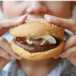 ДАЛИ СЕКОГАШ СТЕ ГЛАДНИ, ДУРИ И КОГА ЖЕ ЗАВРШИТЕ СО ОБРОКОТ? Во 3 случаи потребата од храна е СИМПТОМ НА ОВА!