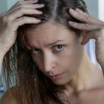 ВИ ПАЃА КОСАТА: Еве што да пиете, а што да избегнувате, ПРОВЕРЕНО