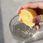 Кои се здравствените придобивки од пиењето вода со лимон наутро