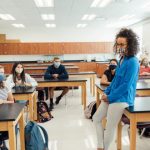 САКАМ ДА И КАЖАМ НЕШТО НА ПРОФЕСОРКАТА ОД ГИМНАЗИЈА КОЈА ГИ ФОРСИРАШЕ БОГАТИТЕ ДЕЦА, ДЕНЕС УСПЕАВ И ЗАРАБОТУВАМ 4.000 ЕВРА, ШТО ПРАВИТЕ ВИЕ?