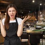 КЕЛНЕРКА му фатила око на богаташ: Го одбила, тој договорил да ја отпуштат И СЕ СЛУЧИЛО ОВА!