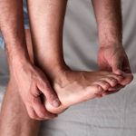 ОВА Е ГЛАВНИОТ СИМПТОМ НА ХОЛЕСТЕРОЛ: Никој не го забележува, но може да биде многу опасен