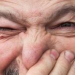 Откриена е врска помеѓу чепкањето на носот и појавата на Алцхајмерова болест