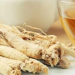 ЗАЧУВАЈТЕ ГО ЗДРАВЈЕТО И УБЛАЖЕТЕ ГИ СИМПТОМИТЕ: Кои билки се корисни во менопаузата?