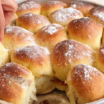 Вкусен селски деликатес: Лепчиња меки како пена, полнети со џем и ореви!