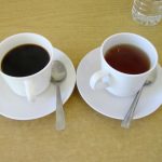 ЧАЈ ИЛИ КАФЕ: Еве кој напиток е ПОДОБАР да го започнете денот, едниот е ОДЛИЧЕН за СЛАБЕЕЊЕ, другиот за срцето