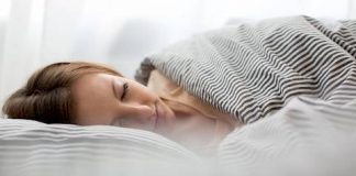 Ова е УБЕДЛИВО најлошата положба за СПИЕЊЕ: Ги превиткува ВНАТРЕШНИТЕ ОРГАНИ, остава ТРАЈНИ последици