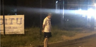 Татко секоја вечер стои на истото место и чека, а причината многумина ги расплака