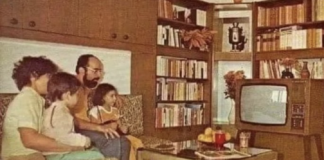 ДАЛИ ГЛЕДАТЕ ШТО Е ЧУДНО НА СЛИКАТА ОД ЈУГОСЛАВИЈА: Направена е во 80-тите, а 1 детал ги привлече сите погледи