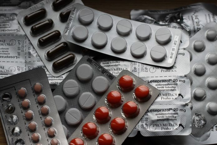 drugs-1728381_1920