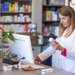 Повеќе штети отколку што користи: Еве зошто НИКОГАШ НЕ СМЕЕТЕ да земате лекови на своја рака!