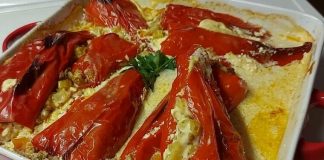 НЕДЕЛЕН РУЧЕК: Пиперки полнети со вкусен фил, прелиени со неутрална павлака!
