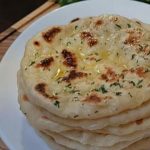 СОЧНИ ЛЕПИЊИ ОД ТАВА СО ЛУКЧЕ: Меки и тенки, нема кој не ги сака, а готови се за помалку од 10 минути!