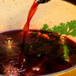 СПОРЕД РЕЦЕПТОТ НА НАШИТЕ БАБИ: Само една лажица од оваа смеса ќе го реши проблемот со воспаленото грло, „преку ноќ“