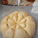 Декоративна ПОГАЧА од кујната на баба – Идеална ако чекате гости, а процесот на подготовка е многу ЕДНОСТАВЕН(ВИДЕО)