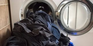 „СЕКОЈА ПАМУЧНА маичка што ја перам во машина добива чуден НЕПРИЈАТЕН МИРИС“: Решението за МИРИС чини околу 60 ДЕНАРИ и секоја куќа го има!