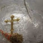 Чудото света вода: Како лечи и како се користи!