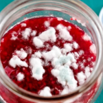 Ако СЛАТКОТО фати мувла, ФРЛЕТЕ ГО, но кисела зелка може да се спаси, вели ТЕХНОЛОГОТ и објаснува колку долго може да се користи МАСЛИНОВО МАСЛО по отворањето и дали се чува БРАШНОТО во фрижидер!