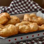 Меки како памук, готови за 10 минути: Најдобар рецепт за МЕКИЦИ со само 3 состојки!