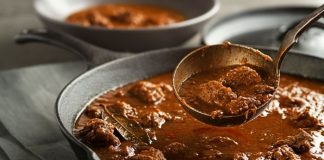 НАЈВКУСНАТА ТЕЛЕШКА МАНЏА- МЕСОТО СЕ ТОПИ ВО УСТА: Тајната на ова јадење лежи во 1 рецепт, кој секоја домаќинка треба да го знае (РЕЦЕПТ)