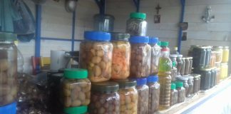 НЕМА ДА ВЕРУВАТЕ ЗА ШТО Е ДОБРА ТЕЧНОСТА ОД ТЕГЛАТА СО МАСЛИНКИ: СИТЕ ЈА ФРЛАМЕ А ОВА НЕ ГО ЗНАЕМЕ!