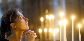 НЕ ОДЕТЕ КАЈ БАЈАЧКИ ДА ВИ РАСТУРААТ КЛЕТВИ, ПОВТОРУВАЈТЕ ЈА ОВАА МОЛИТВА ИМА НЕВЕРОЈАТНА МОЌ