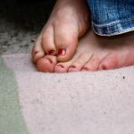 Јапонска техника: Пред спиење, ставете го ОВА на нозе – наутро ве очекува изненадување!